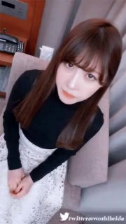 5858P光头大叔约战小萝莉，清纯校园风，苗条美乳，超清设备偷拍，鲍鱼看得一清二楚