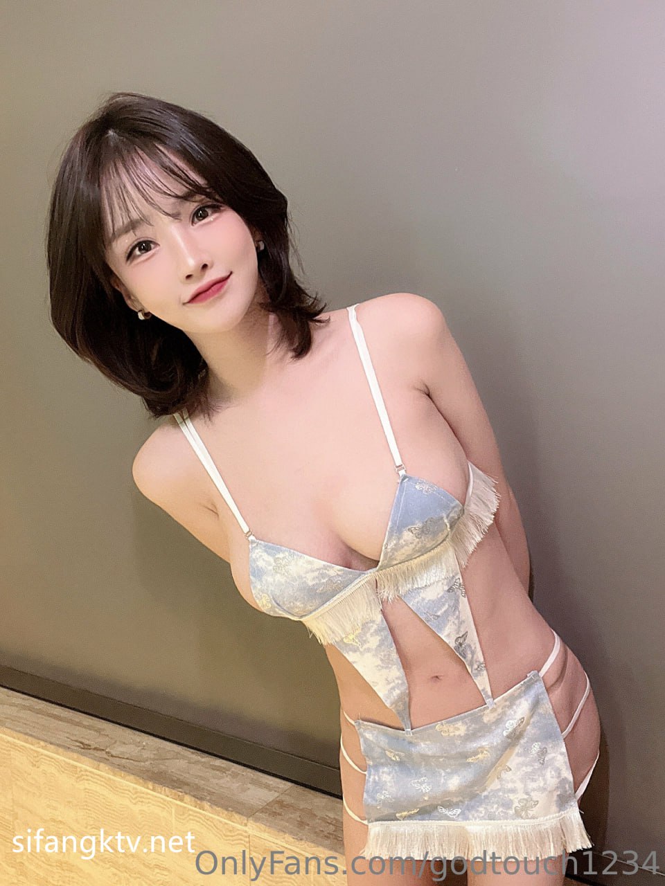 【2023-05-27】masturbate at video call