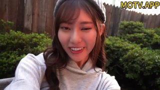 看片骚女客厅大胆自慰